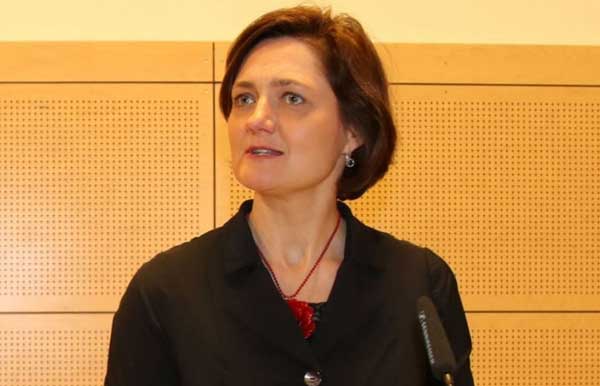 Simone Lange